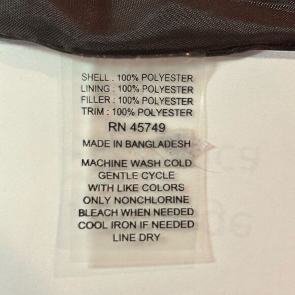 Mountain Lake Puffer Vest, NWT - Picture 5 of 5